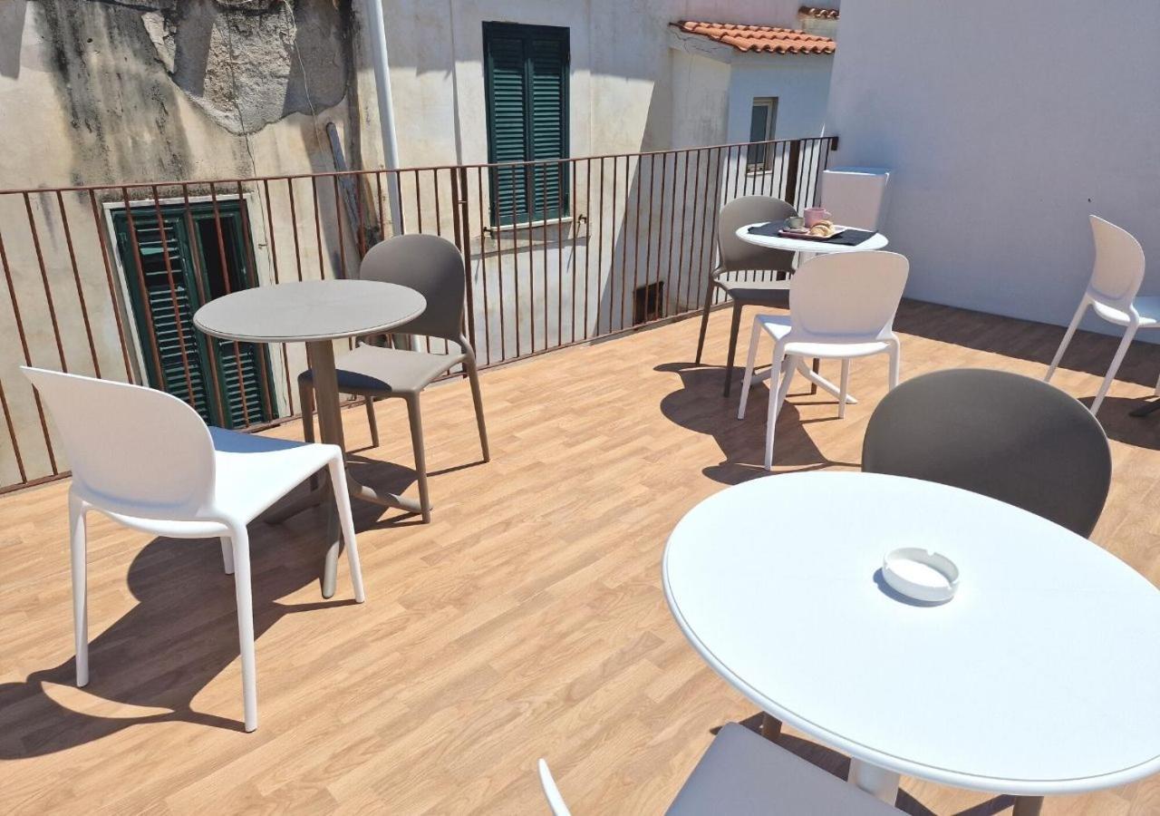 B&B Tra Le Vie Del Borgo Vieste Exterior foto